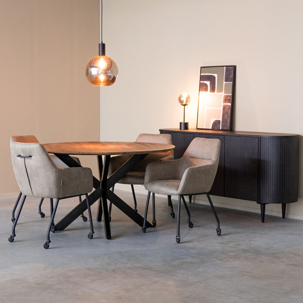 180123154_setting_1 LABEL51 Eetkamerstoel Lenny - Taupe - Micro Suede - Black Frame