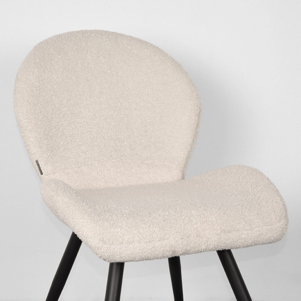 Eetkamerstoel_Sky_Ivory_Teddy_51x64x87_cm_Detail LABEL51 Eetkamerstoel Sky - Ivory - Teddy - Black Frame