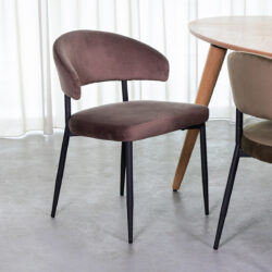 180123038_setting_01 LABEL51 Eetkamerstoel Bliss - Taupe - Fluweel - Black Frame