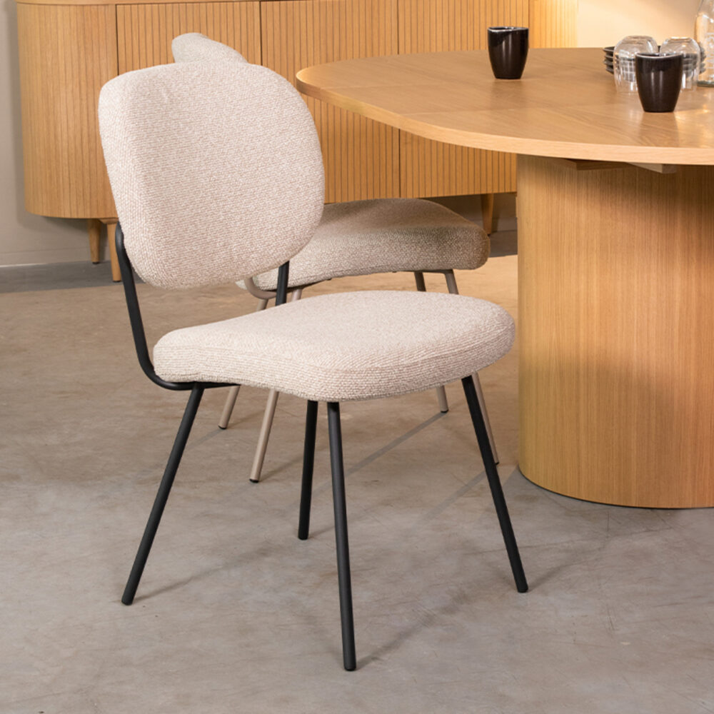 18099333_setting_01 LABEL51 Eetkamerstoel Singapore - Naturel - Boucle - Black Frame