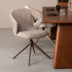 18099363_setting_01 LABEL51 Eetkamerstoel Zurich - Truffel grijs - Boucle - Bronze Frame