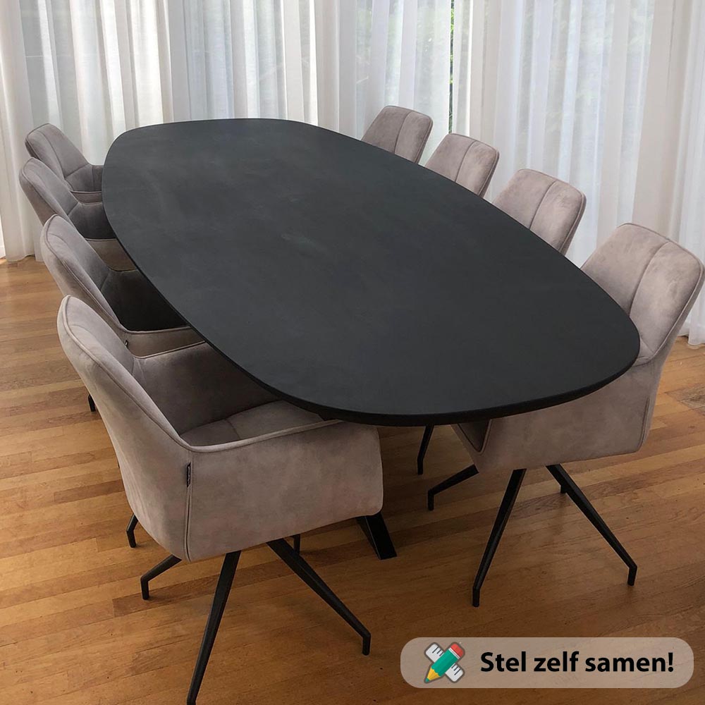 Deens_ovale_eiken_tafel_zwart_8_personen