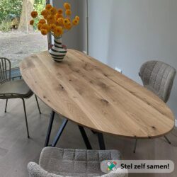 Niervormige_eettafel