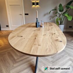 Organische_eettafel_eikenhout