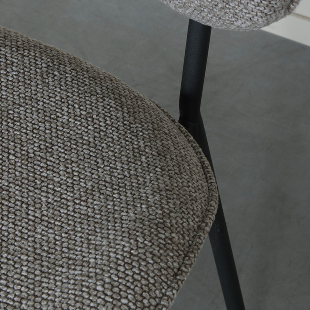 LABEL51 Eetkamerstoel Senn - Truffel grijs - Boucle - Black Frame