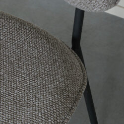 LABEL51 Eetkamerstoel Senn - Truffel grijs - Boucle - Black Frame