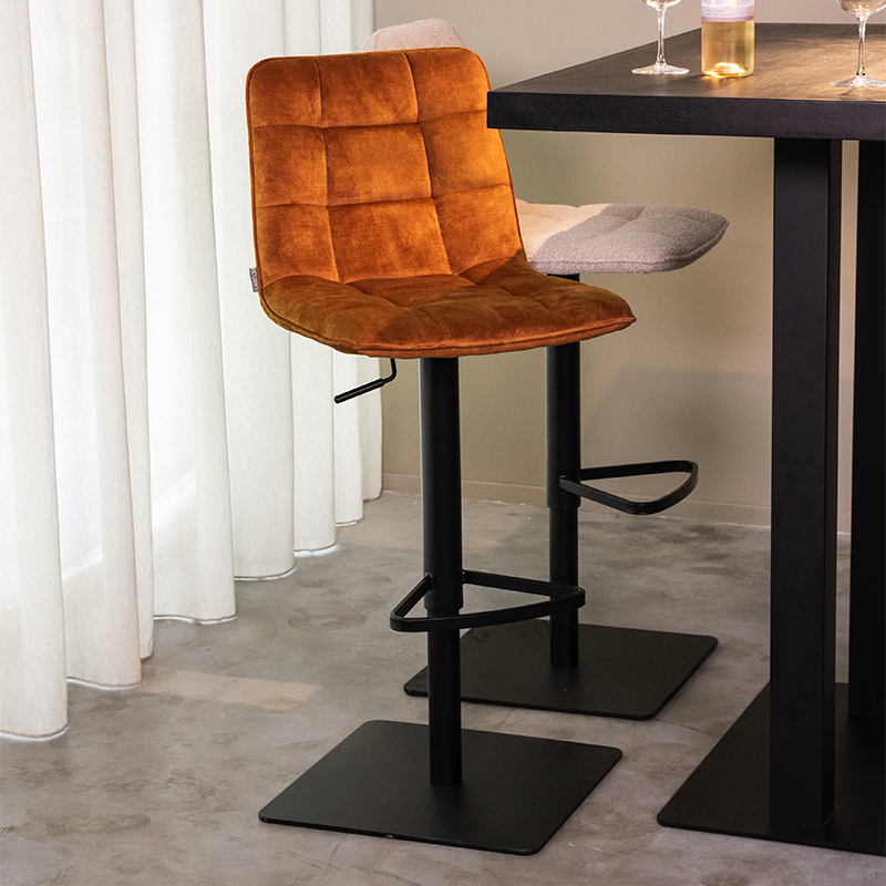 pro_84820_img_8880349 LABEL51 Barkruk Juul - Oker - Velours - Gaslift