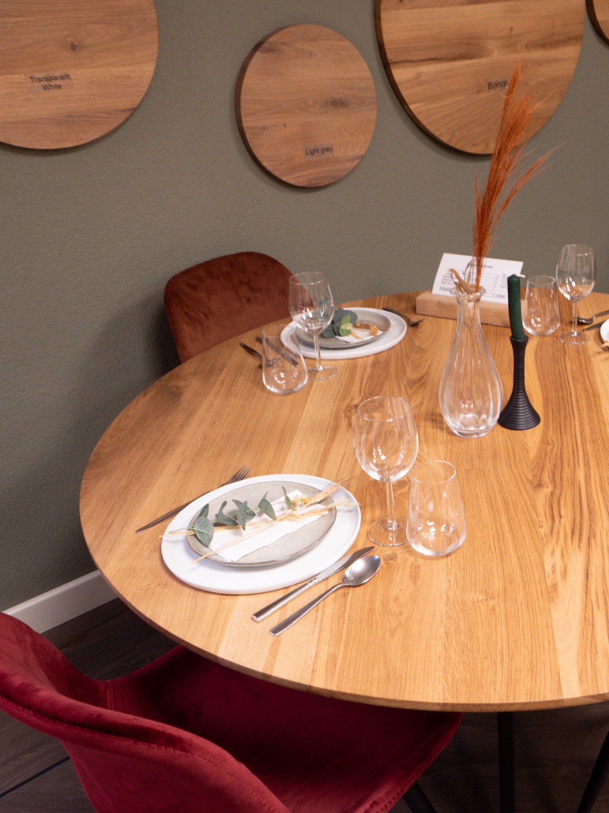 Massief eiken eettafel met stoelen