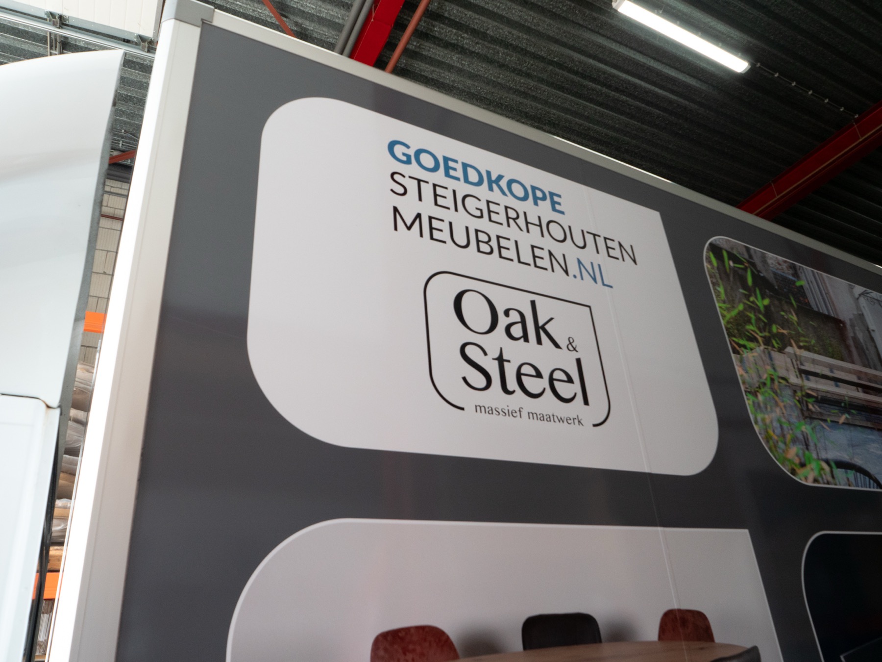 Eigen bezorgbus van Oak en Steel