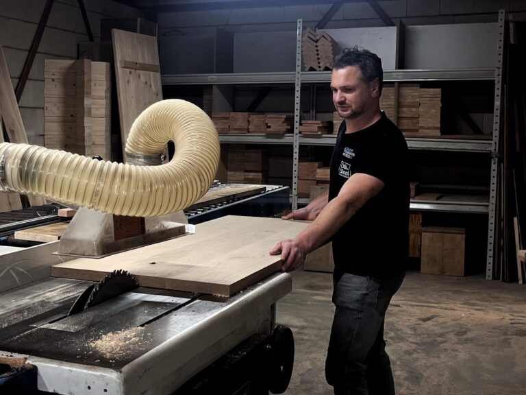 Werkplaats Oak en Steel, zagen van een eiken blad